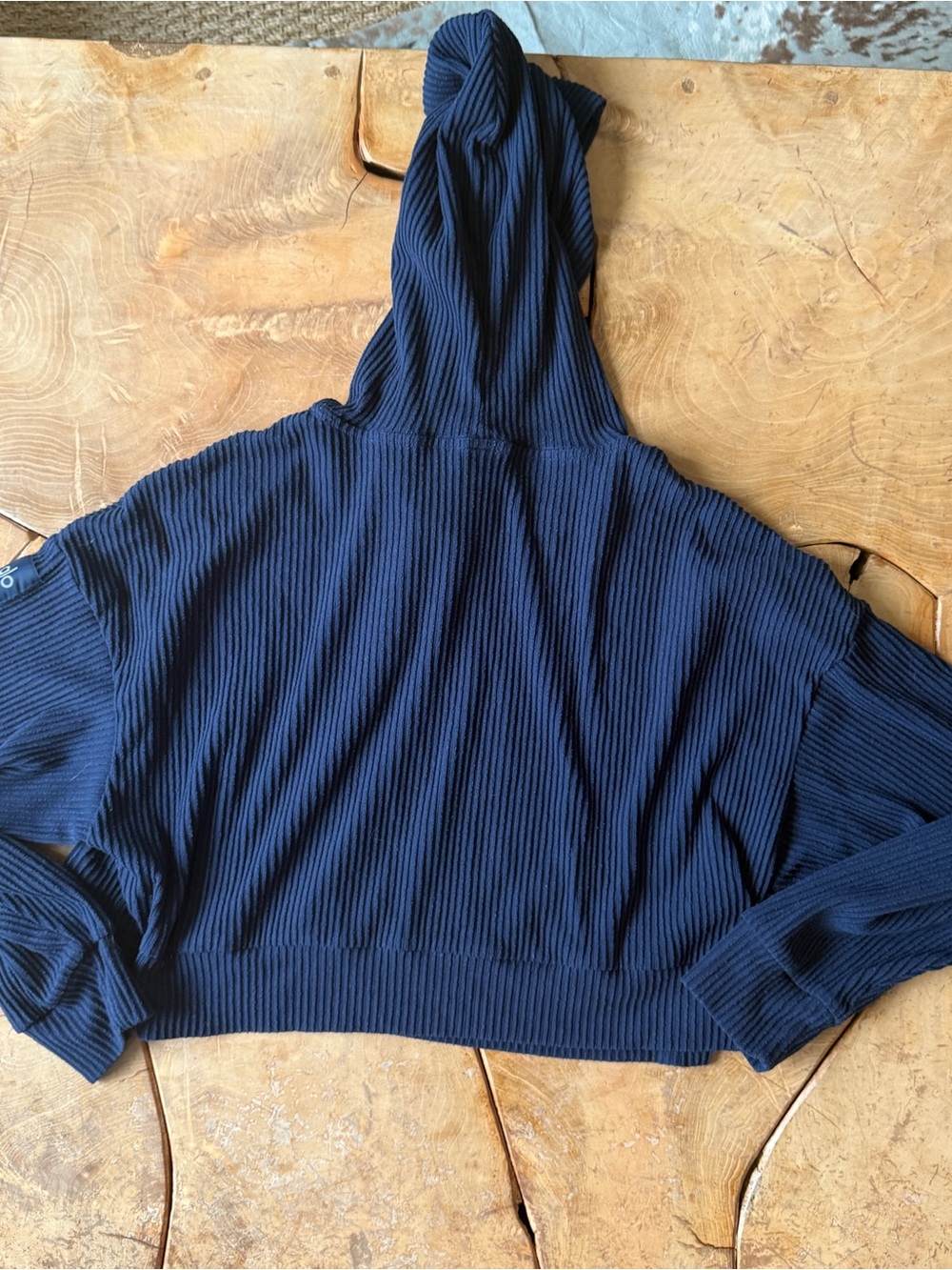 ALO Muse Hoodie Navy Size Medium. good Condition.